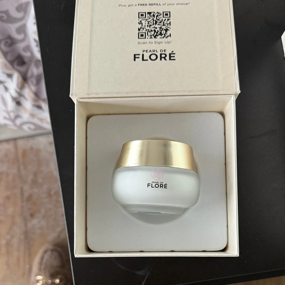 Night Hydration Therapy Cream - Picture 1 of 2